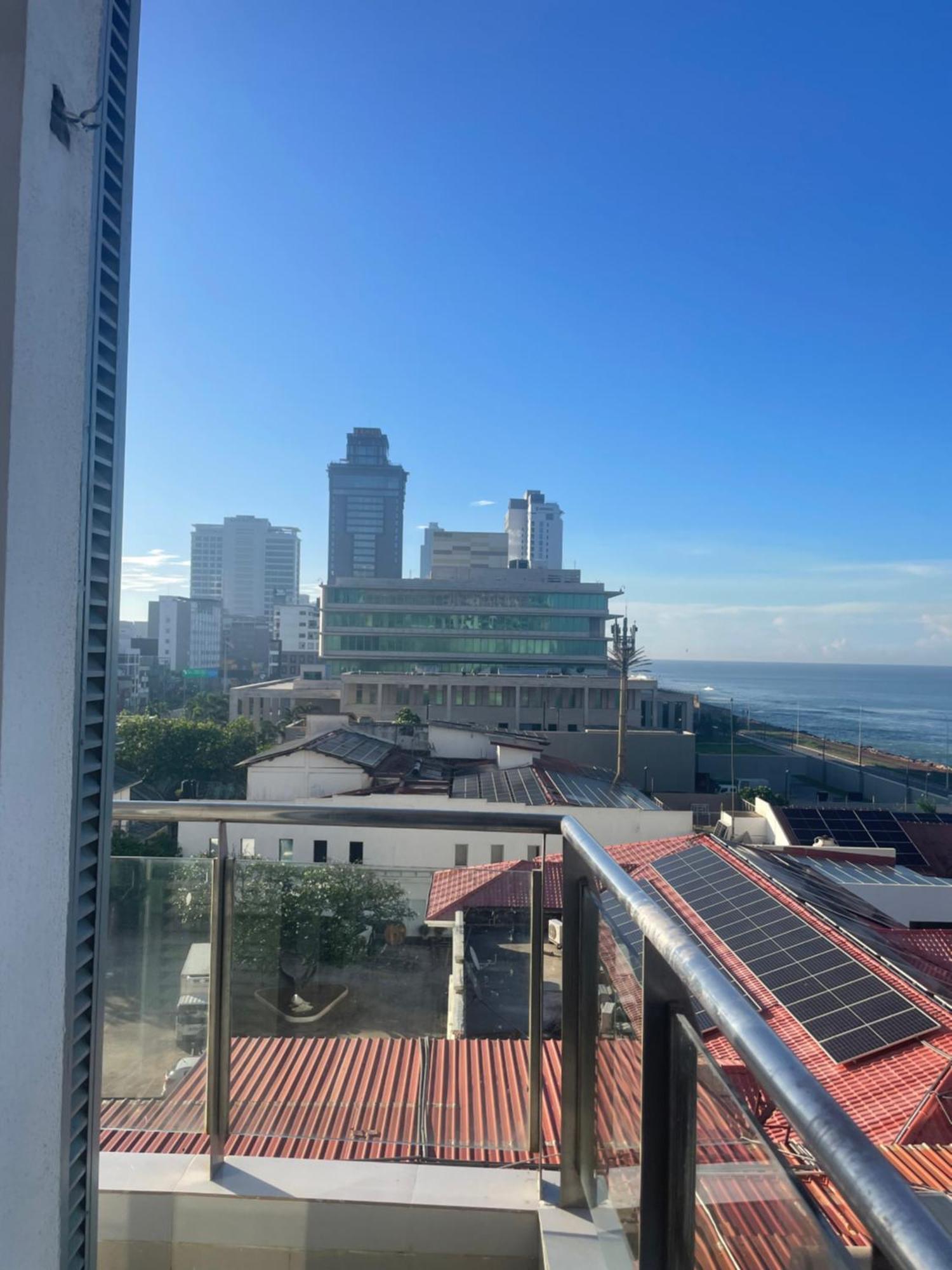 In The Heart Of 2 Bedrooms Apartment Colombo